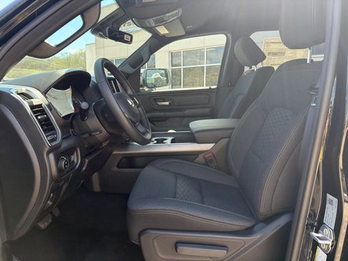 New 2026 RAM 1500 Express AWD/4WD image 17
