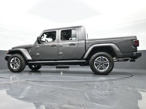 Used 2024 Jeep Gladiator Sport w/ Premium Package image 59