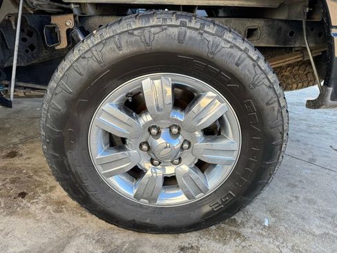 Used 2011 Ford F150 XLT w/ XLT Chrome Pkg AWD/4WD image 9