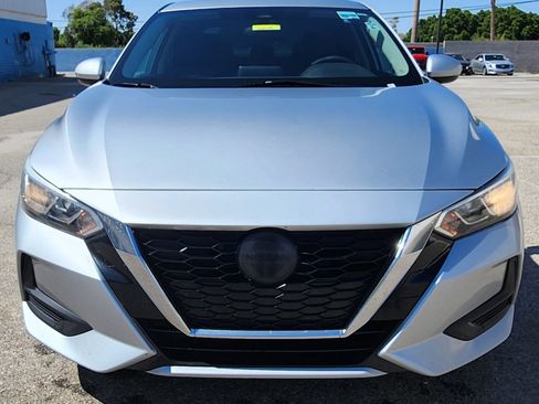 Used 2022 Nissan Sentra SV FWD image 2