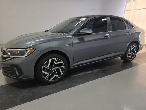 Used 2024 Volkswagen Jetta SEL FWD image 2