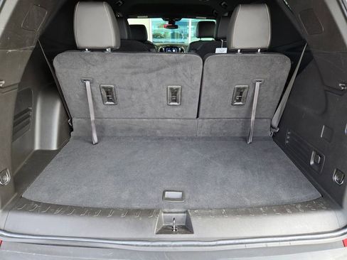 Used 2023 Chevrolet Traverse LT AWD/4WD image 32