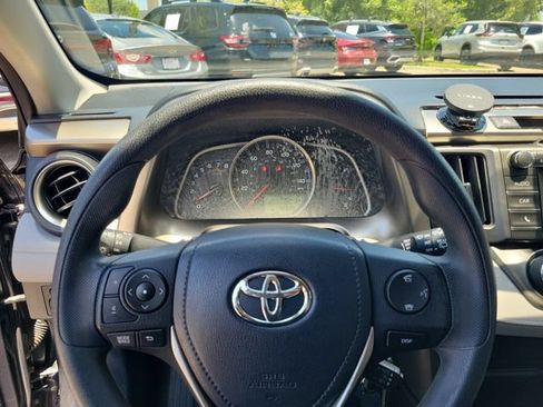 Used 2014 Toyota RAV4 LE FWD image 25