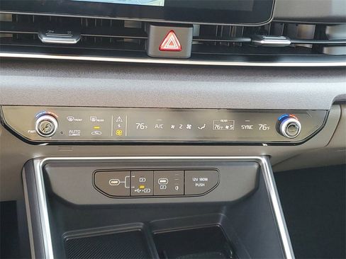 New 2026 Kia Carnival EX image 17