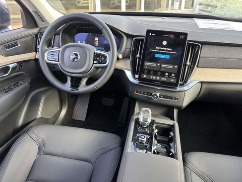 Used 2026 Volvo XC90 B5 Plus w/ Protection Package Premier AWD/4WD image 31