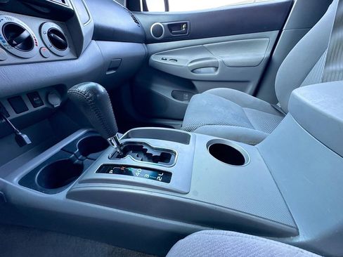 Used 2011 Toyota Tacoma PreRunner w/ TRD Sport Pkg image 15