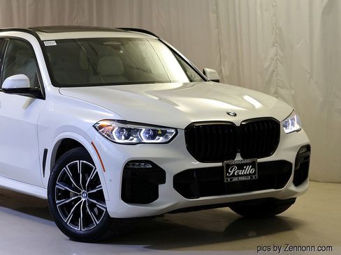 Used 2021 BMW X5 xDrive40i w/ M Sport Package AWD/4WD image 2