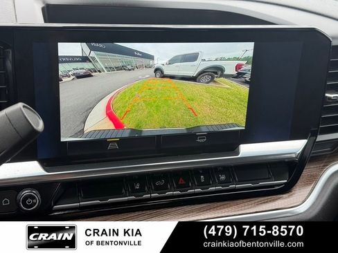 Used 2025 Chevrolet Silverado 2500 LT AWD/4WD image 17
