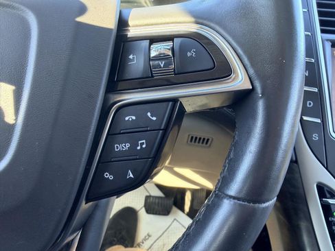 Used 2020 Lincoln Nautilus Reserve w/ Equipment Group 201A image 9