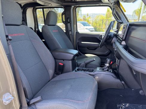 Used 2026 Jeep Gladiator Rubicon AWD/4WD image 35
