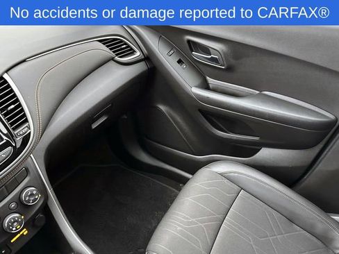 Certified 2022 Chevrolet Trax LT w/ LT Convenience Package image 29