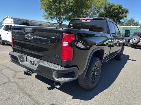 Used 2024 Chevrolet Silverado 2500 LTZ w/ LTZ Plus Package AWD/4WD image 4