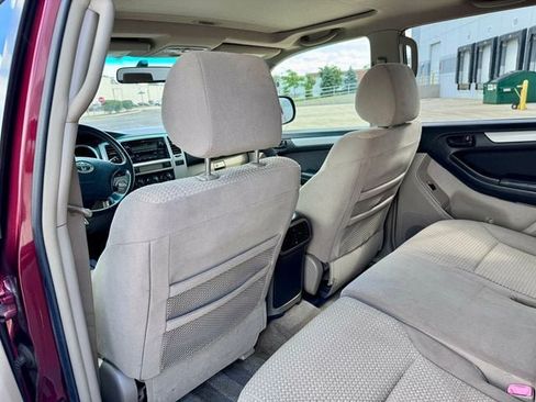 Used 2005 Toyota 4Runner SR5 AWD/4WD image 11