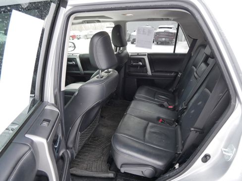 Certified 2024 Volvo V90 B6 Cross Country Ultimate w/ Protection Package Premier image 10