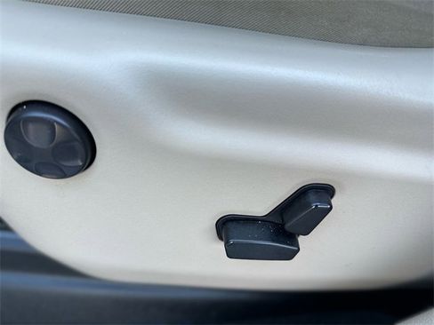 Used 2019 Jeep Grand Cherokee Limited w/ Trailer Tow Group IV image 13