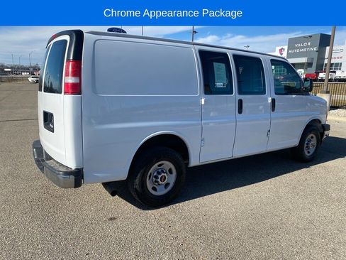 Used 2017 GMC Savana 2500 image 6