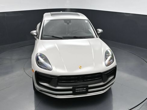 Certified 2025 Porsche Macan Turbo AWD/4WD image 22