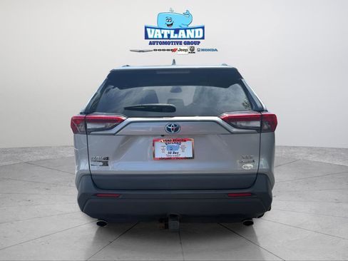 Used 2020 Toyota RAV4 XLE w/ Convenience Package AWD/4WD image 4