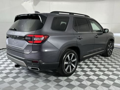 Used 2024 Honda Pilot Touring image 8