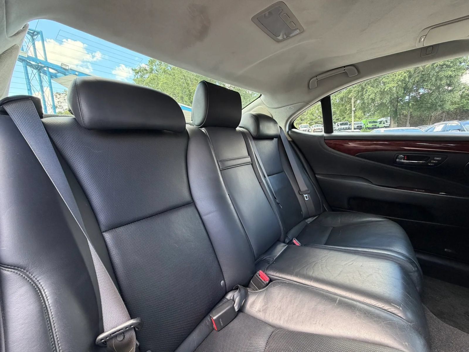 Used 2007 Lexus LS 460 L w/ Luxury Pkg RWD image 34