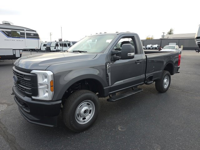 Used 2026 Ford F250 XL w/ Snow Plow/Camper Package AWD/4WD image 1