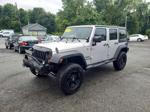 Used 2012 Jeep Wrangler Unlimited Sport w/ Dual Top Group image 3