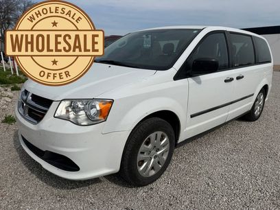 Used 2016 Dodge Grand Caravan American Value Package w/ UConnect Hands-Free Group