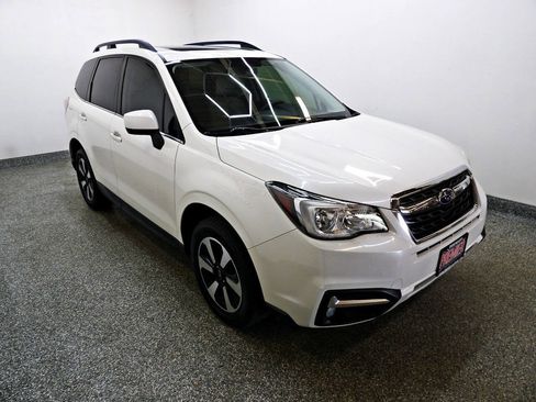Used 2018 Subaru Forester 2.5i Limited AWD/4WD image 3