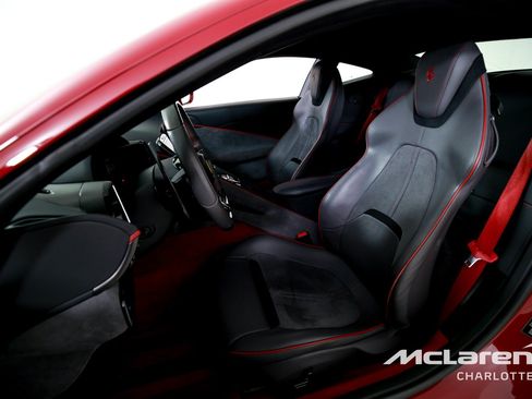 Used 2022 Ferrari Roma RWD image 11