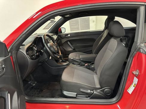 Used 2019 Volkswagen Beetle 2.0T S image 22