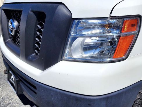 Used 2015 Nissan NV 2500 SV w/ Technology Package image 17
