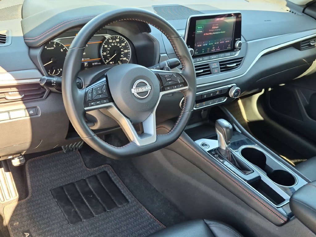 Used 2025 Nissan Altima 2.5 SR FWD image 15