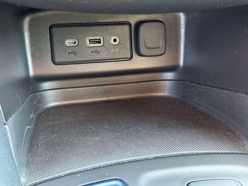 Used 2023 Chevrolet Equinox LT image 28