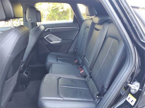 Used 2023 Audi Q3 2.0T Premium image 29