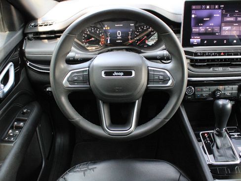 Certified 2022 Jeep Compass Latitude AWD/4WD image 13