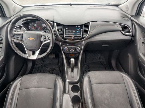 Used 2017 Chevrolet Trax LT w/ LT Convenience Package image 25