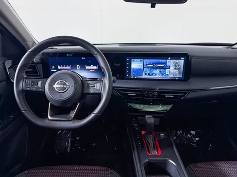Certified 2025 Nissan Kicks SR w/ SR Premium Package AWD/4WD image 17