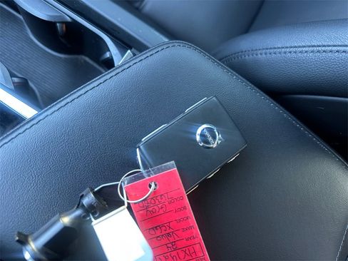 Used 2024 Volvo XC60 B5 Core image 33