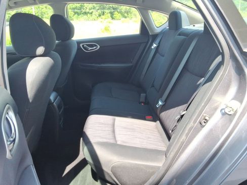 Used 2019 Nissan Sentra SV FWD image 29