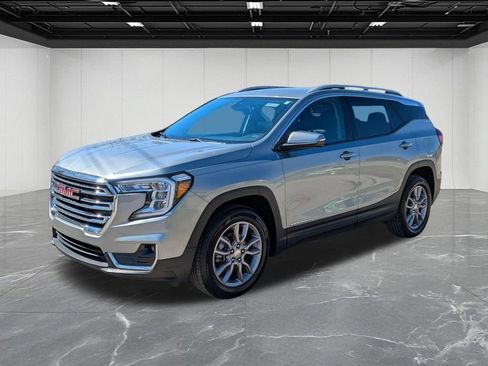 Used 2024 GMC Terrain SLT image 1