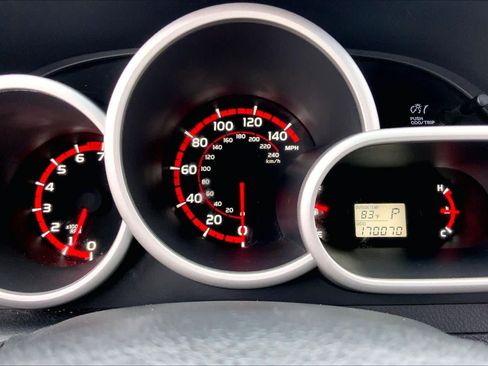 Used 2009 Pontiac Vibe w/ Preferred Package FWD image 24