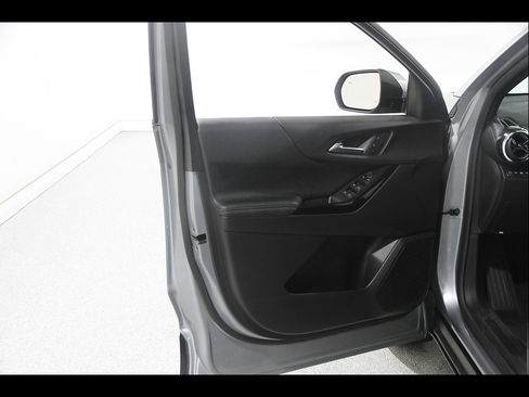 Used 2025 Chevrolet Equinox LT AWD/4WD image 4