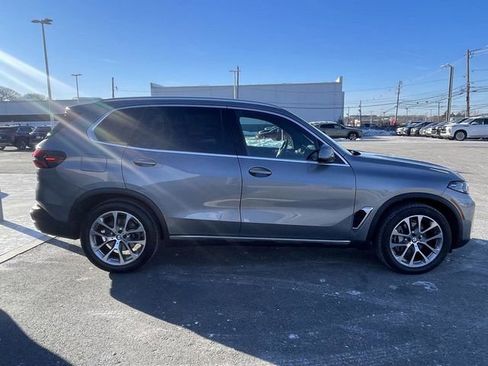 Used 2024 BMW X5 xDrive40i w/ Premium Package AWD/4WD image 7