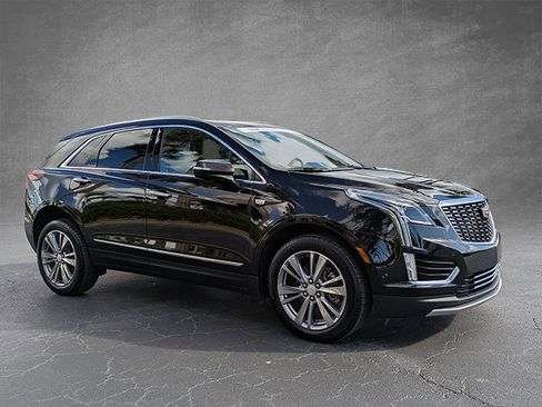 Certified 2025 Cadillac XT5 Premium Luxury w/ Technology Package image 7