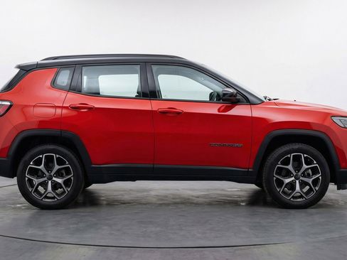Used 2025 Jeep Compass Limited AWD/4WD image 11