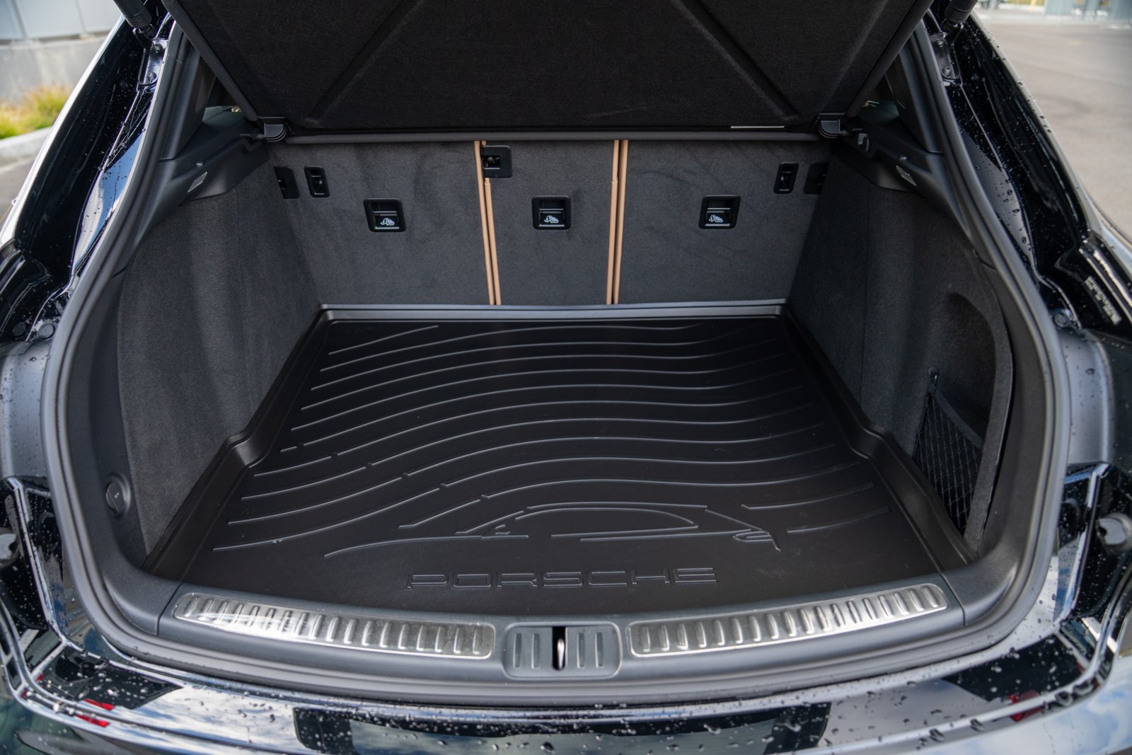 Certified 2026 Porsche Macan AWD/4WD image 28