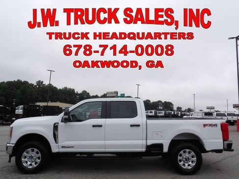 Used 2024 Ford F250 XLT w/ FX4 Off-Road Package AWD/4WD image 2