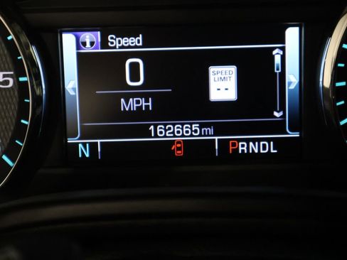 Used 2018 Chevrolet Suburban LT image 40