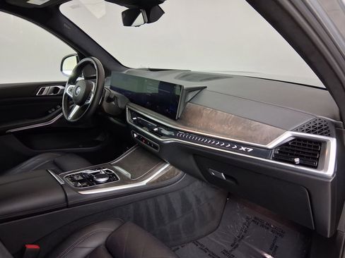 Certified 2023 BMW X7 xDrive40i w/ M Sport Package image 30