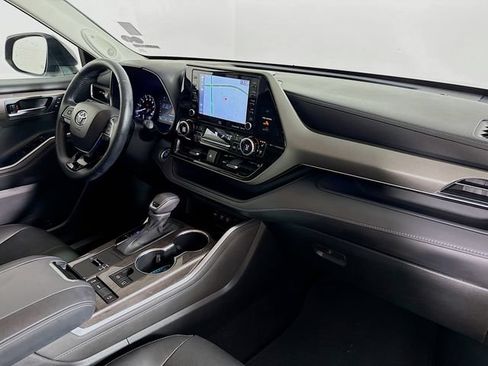 Used 2021 Toyota Highlander Limited FWD image 36